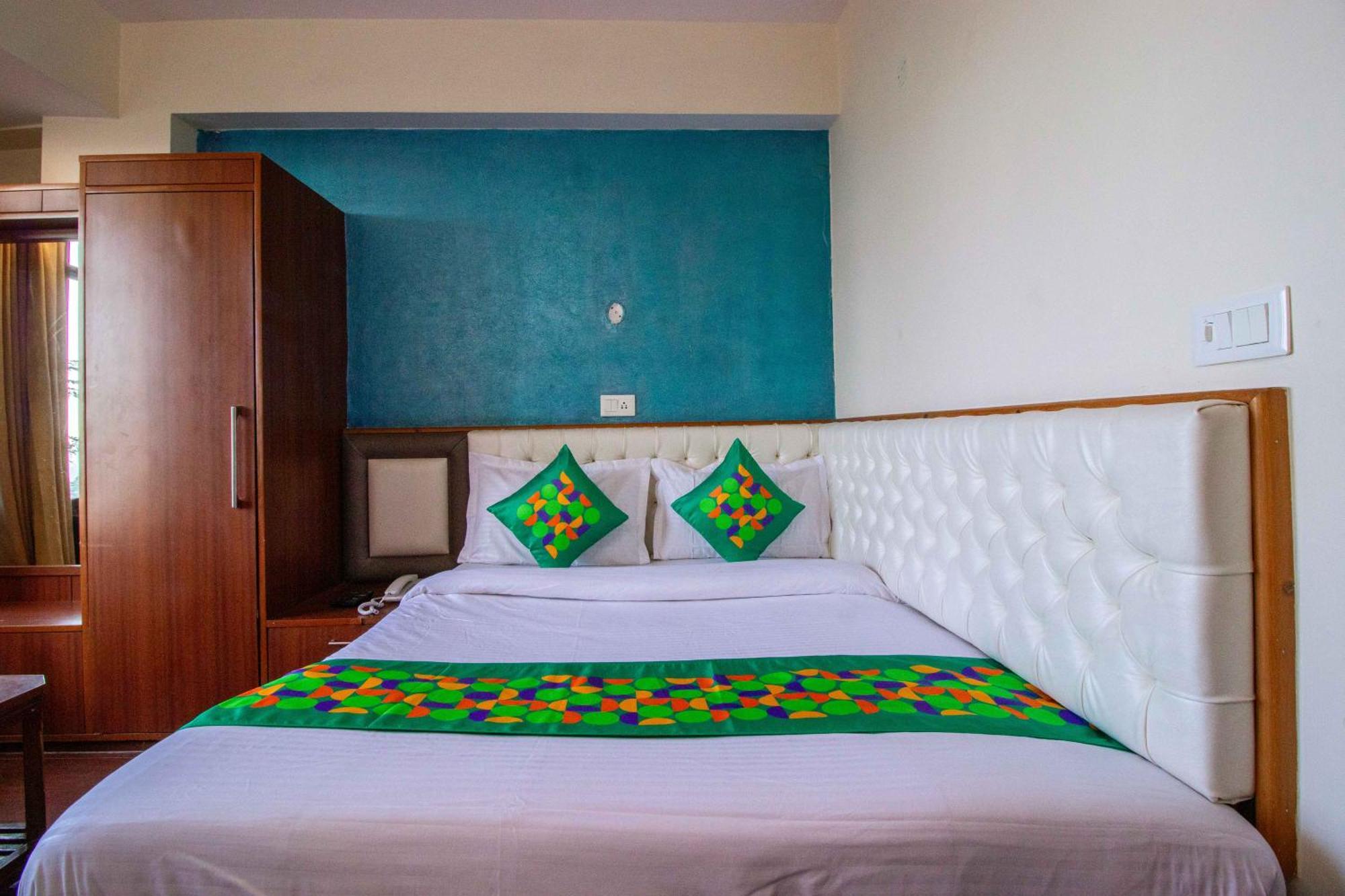 Treebo Varuna With Mountain View Shimla Exterior photo